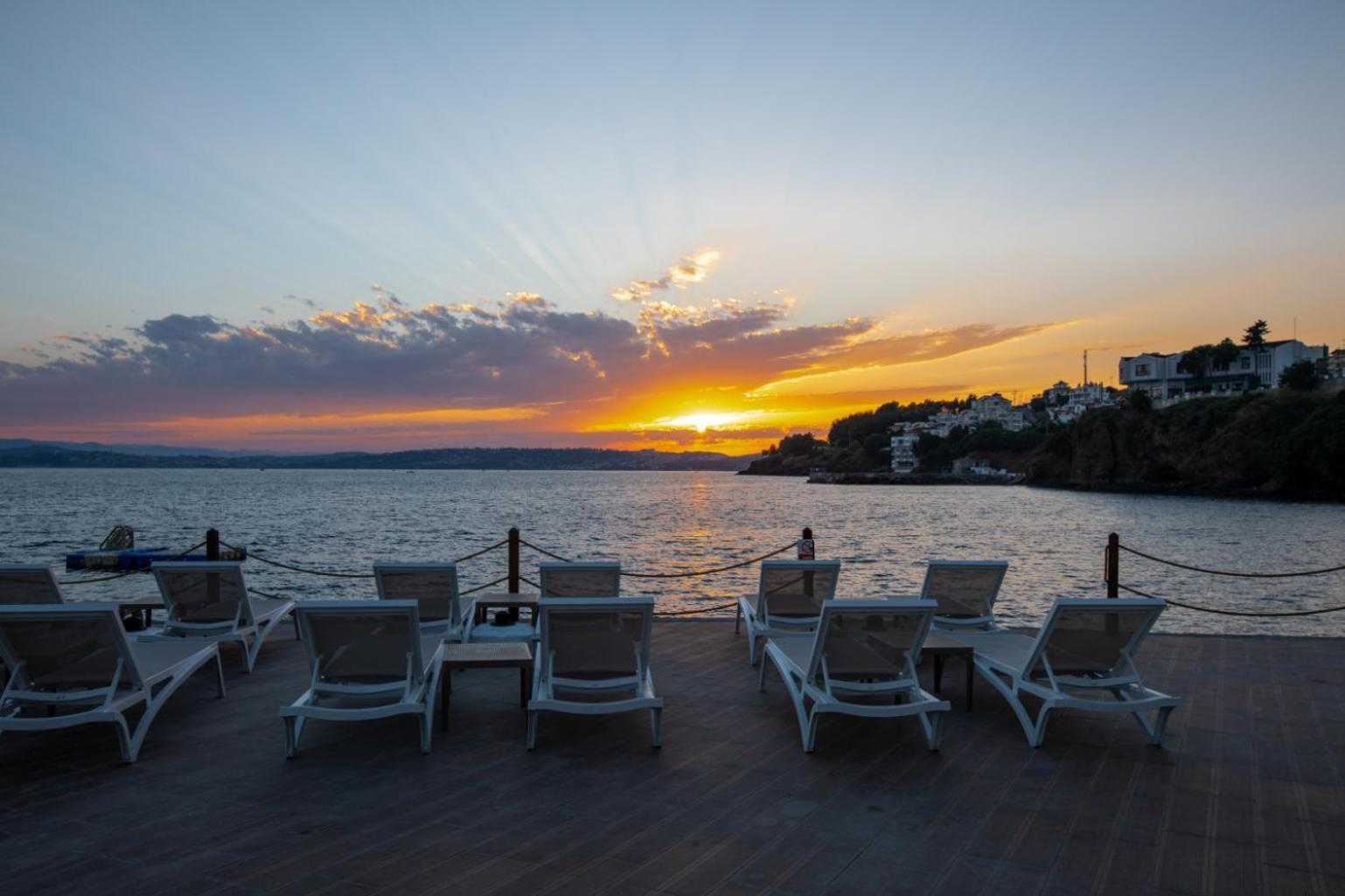 Vira Otel Suites Sinop Buitenkant foto