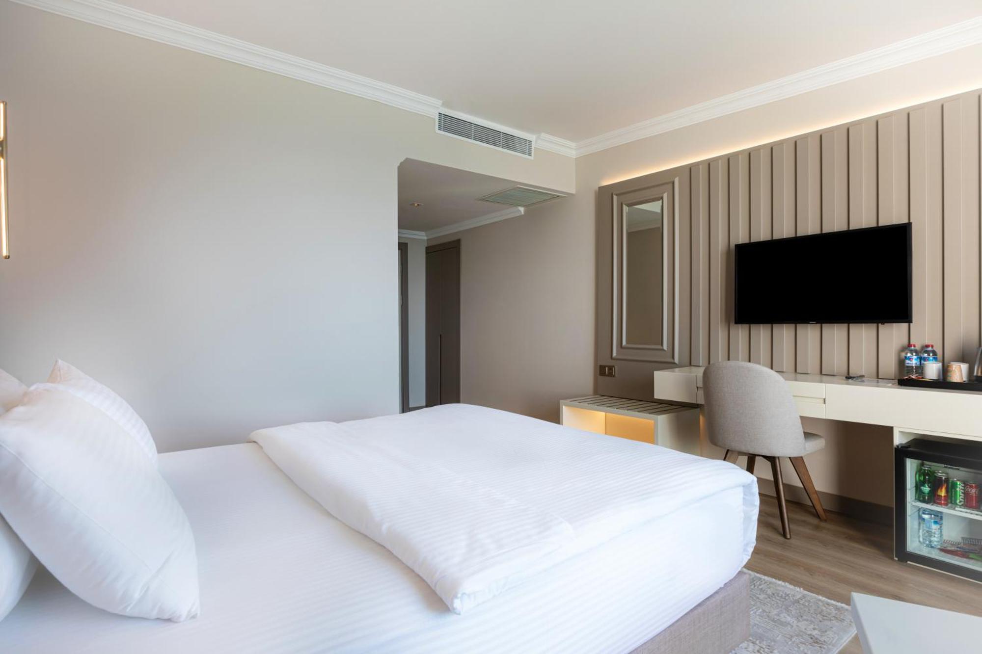 Vira Otel Suites Sinop Buitenkant foto