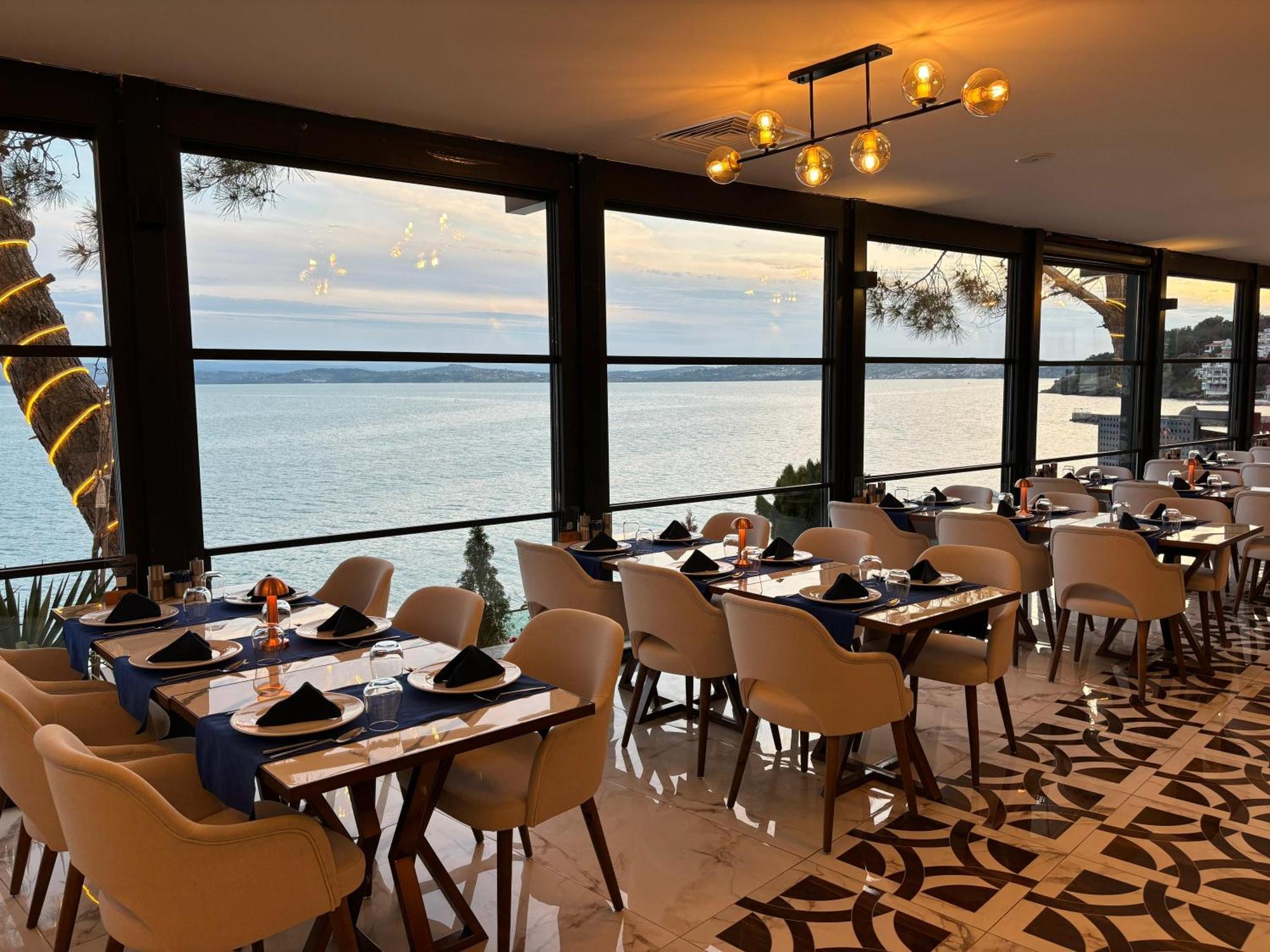 Vira Otel Suites Sinop Buitenkant foto