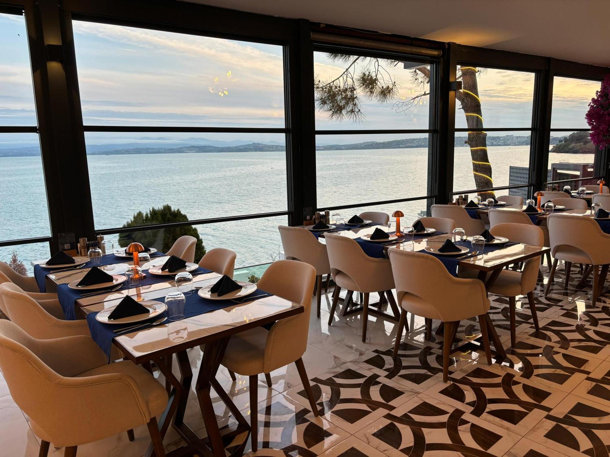 Vira Otel Suites Sinop Buitenkant foto